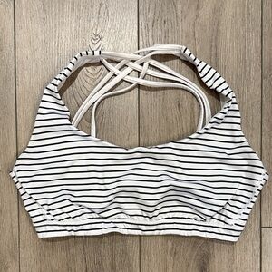 Victoria's Secret Sport Cross-Back Straps Dip Striped Black/White Sports Bra - M